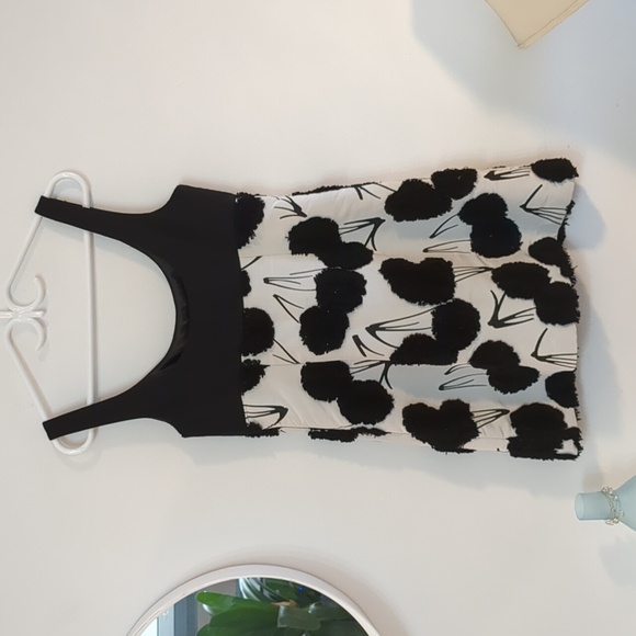 Milly baby doll dress with fluffy floral detail Sz 6 - Picture 4 of 6